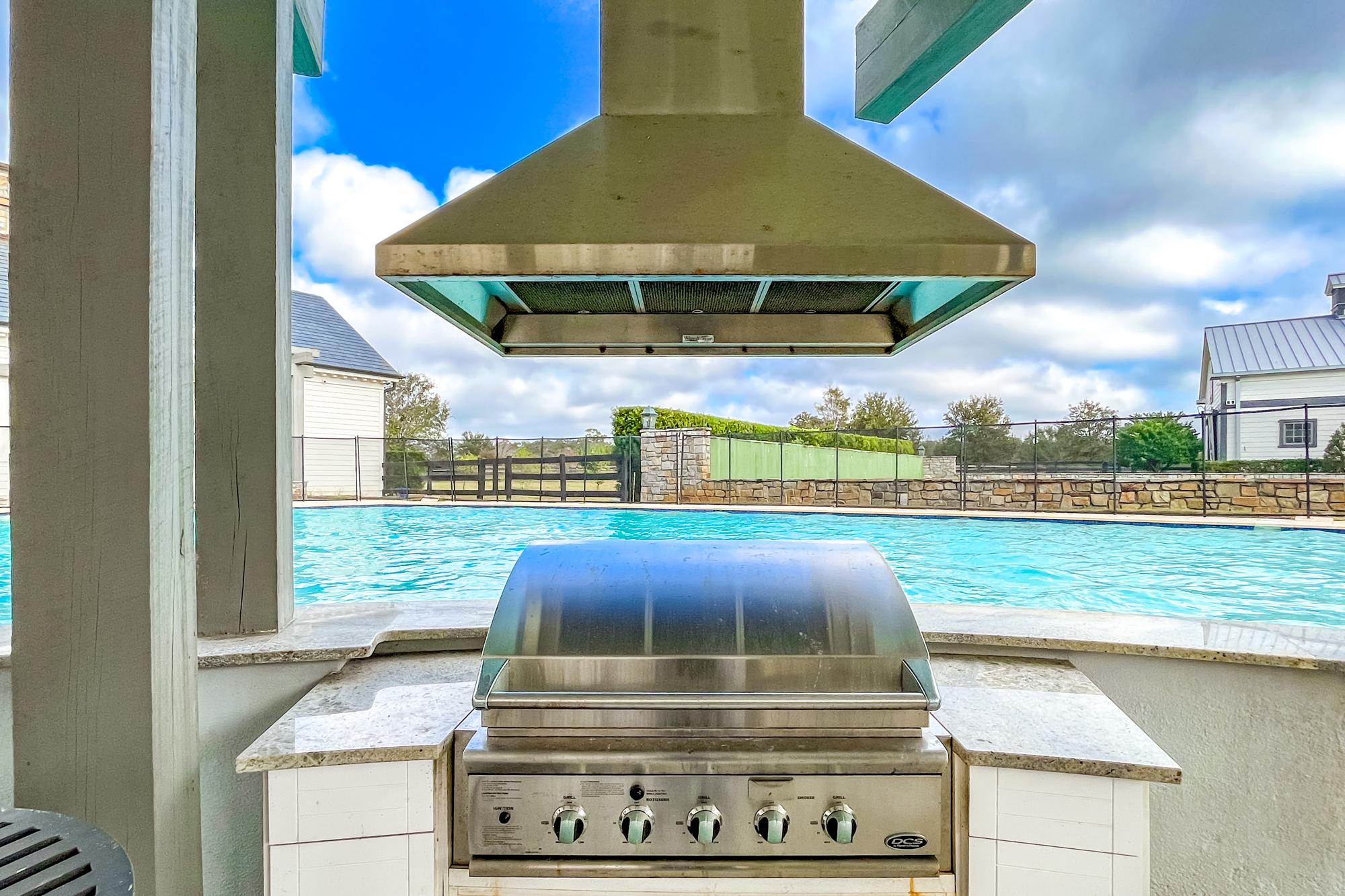 Poolside Grill - Listing Photography Orlando