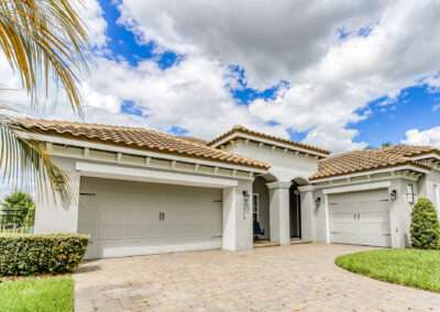 Garage and Parking - Winter Garden